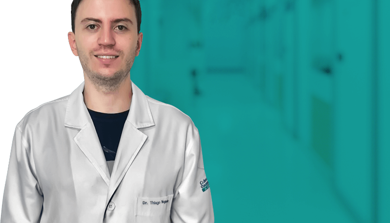 Dr. Thiago Nogureira, especialista em periodontia